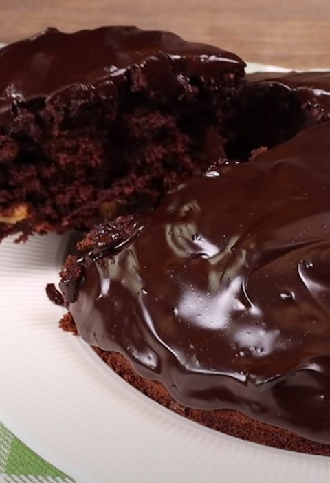 Шоколадный пирог с орехами